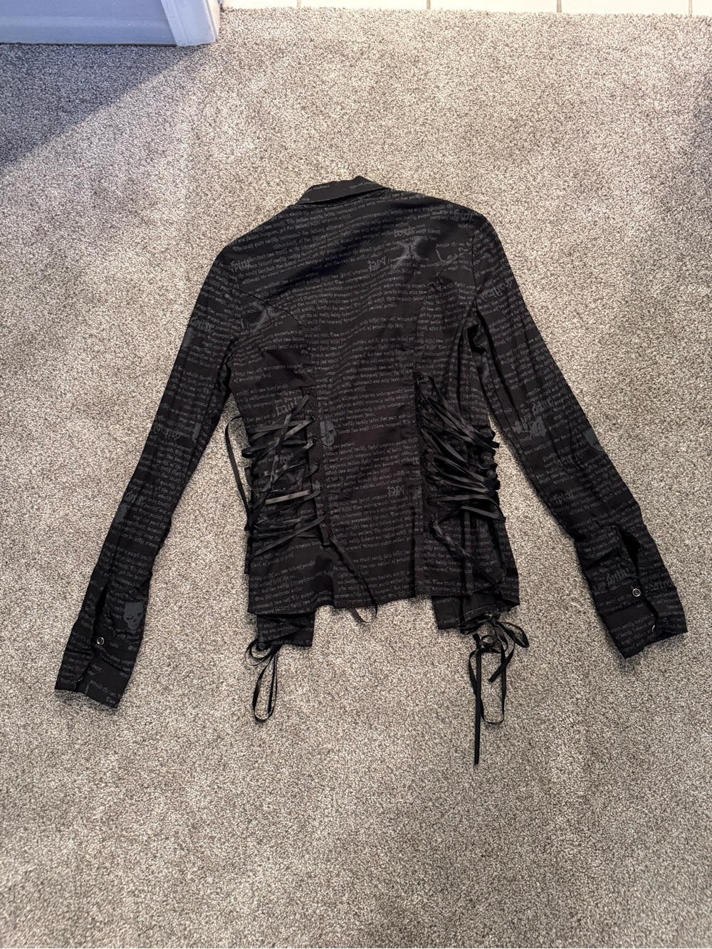Vintage Lip Service Black Skull Button down shirt - Picture 3 of 4